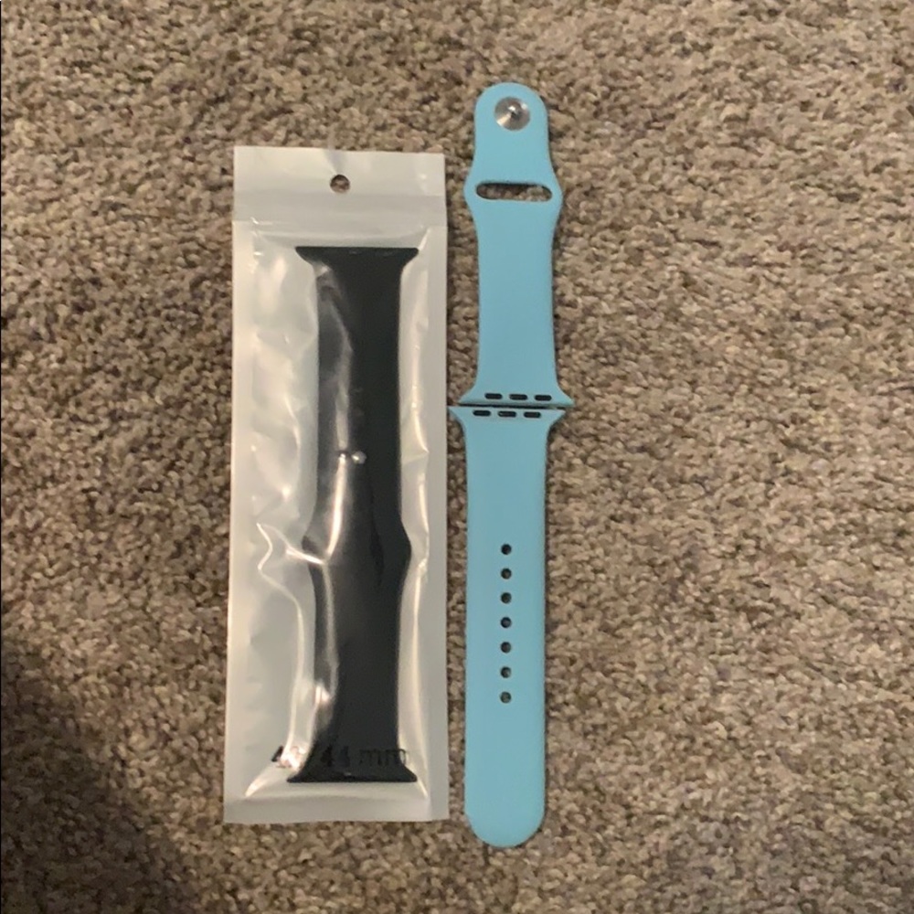 2 Apple Watch bands